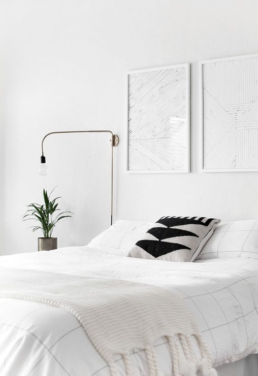 How to Make a Minimalist Bedroom, How to decorate like a minimalist